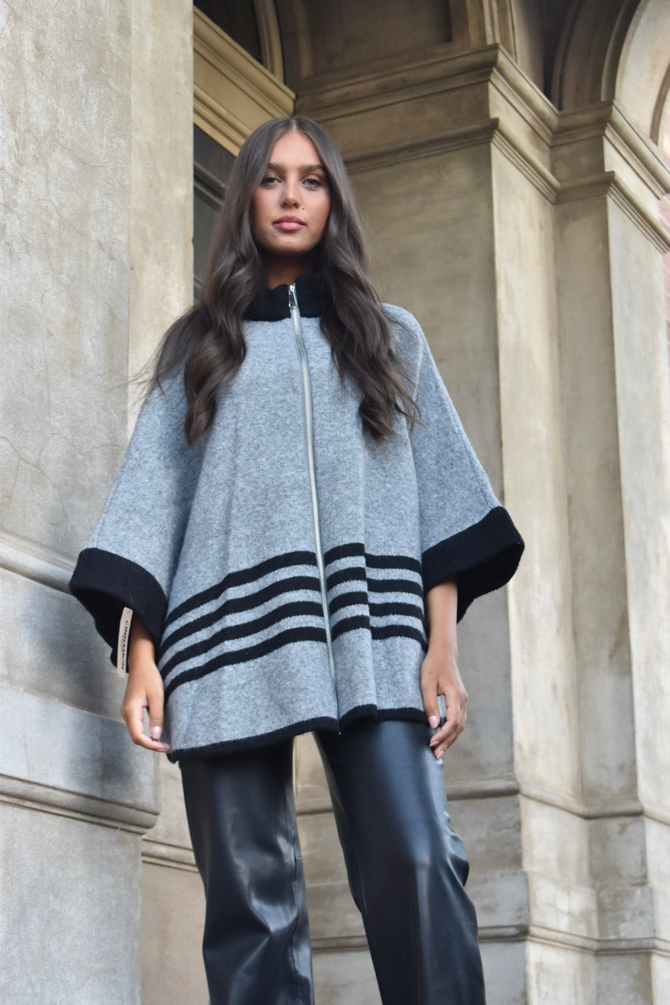 Poncho with Zip and Stripes 332768