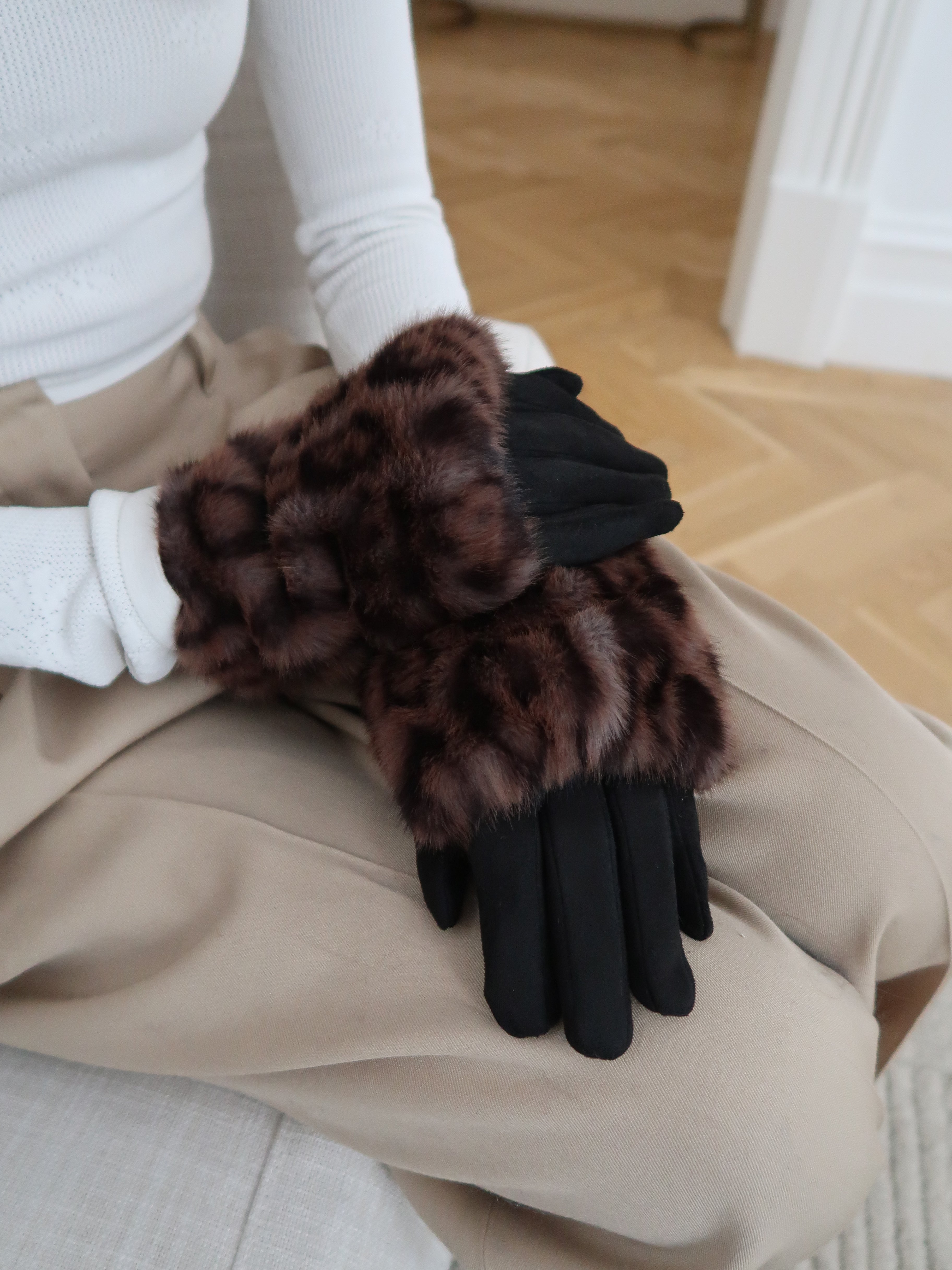 Faux 2 in One Glove Leopard GV1433