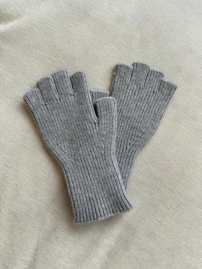 Fingerless Knit Gloves GLO16