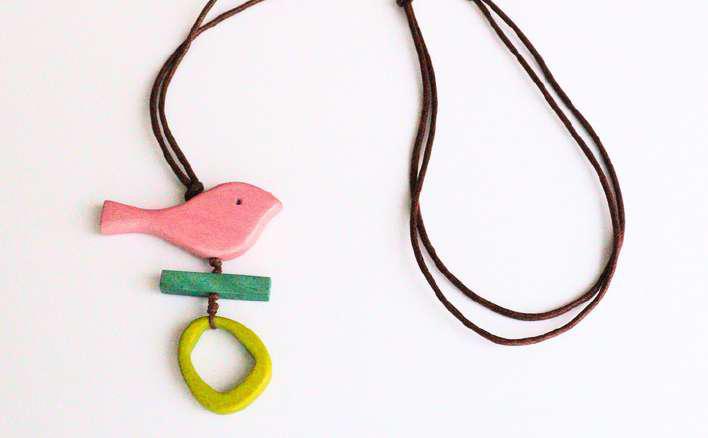Little Birdie Sitting on a Stick Necklace N7-811