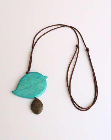 Round Wooden Little Birdie Necklace N7-815