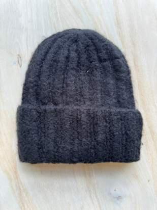 Classic Style Ribbed Basics Beanie 7121