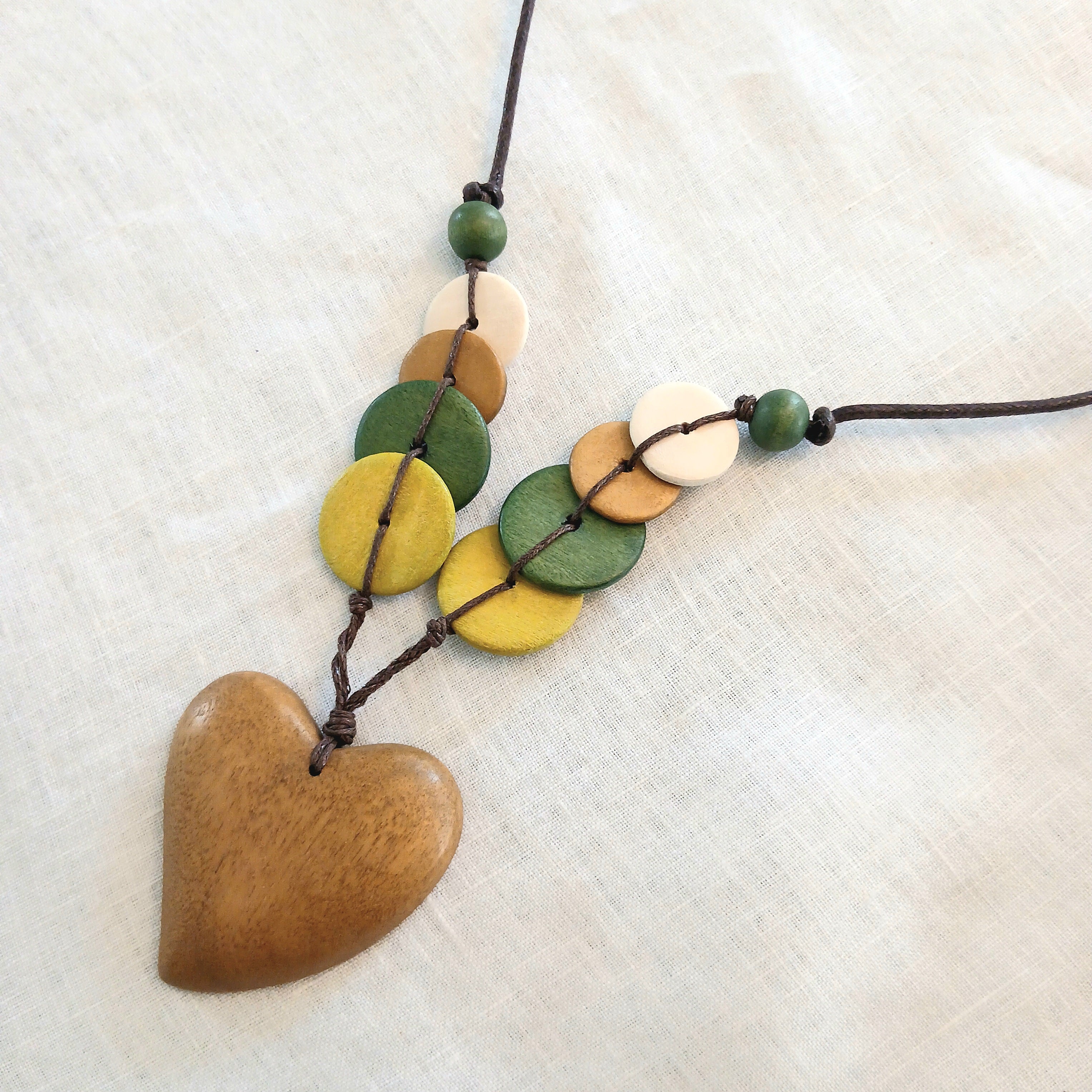 Layered Wooden Pieces with Heart Shape N7-929