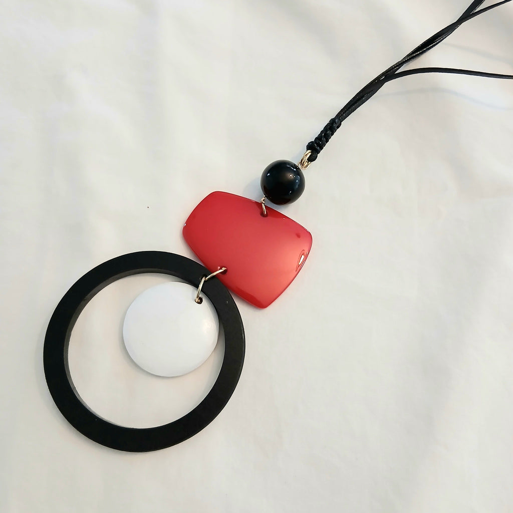 Chunky Resin Necklace with Circles MK-35098