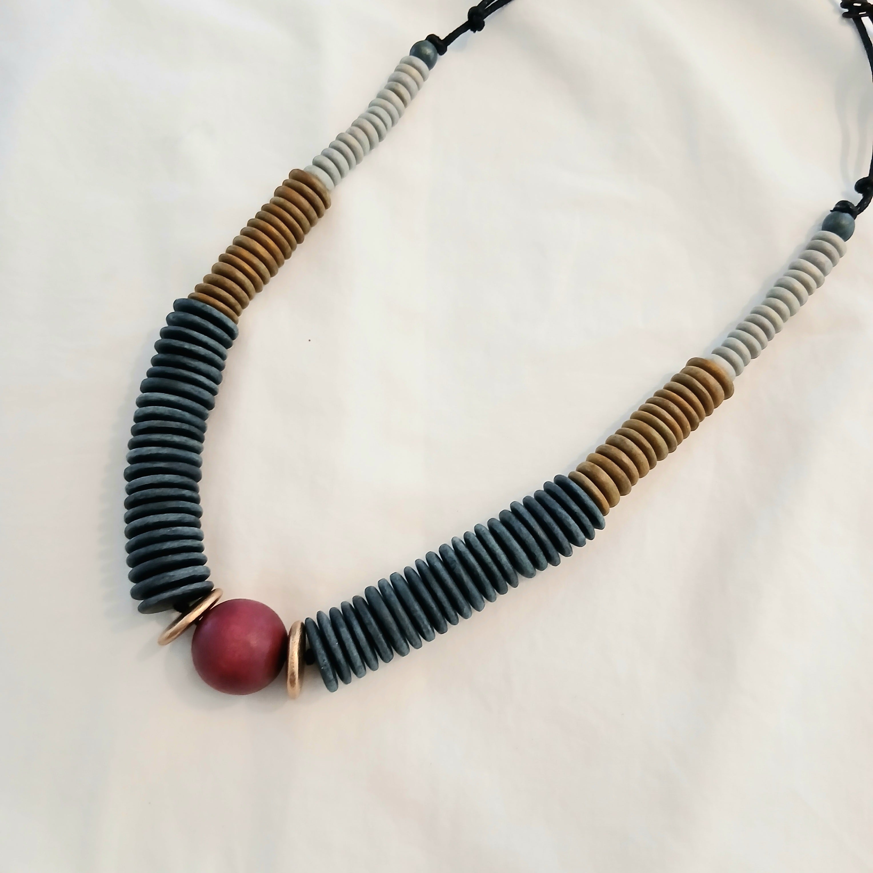 Thick Layered Round Disc Wooden Beaded Necklace N7-1599HGN