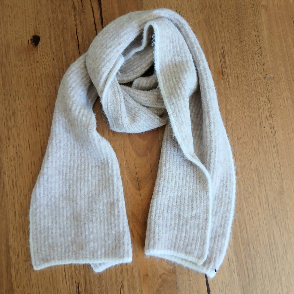 Narrow Thick Scarf 332744