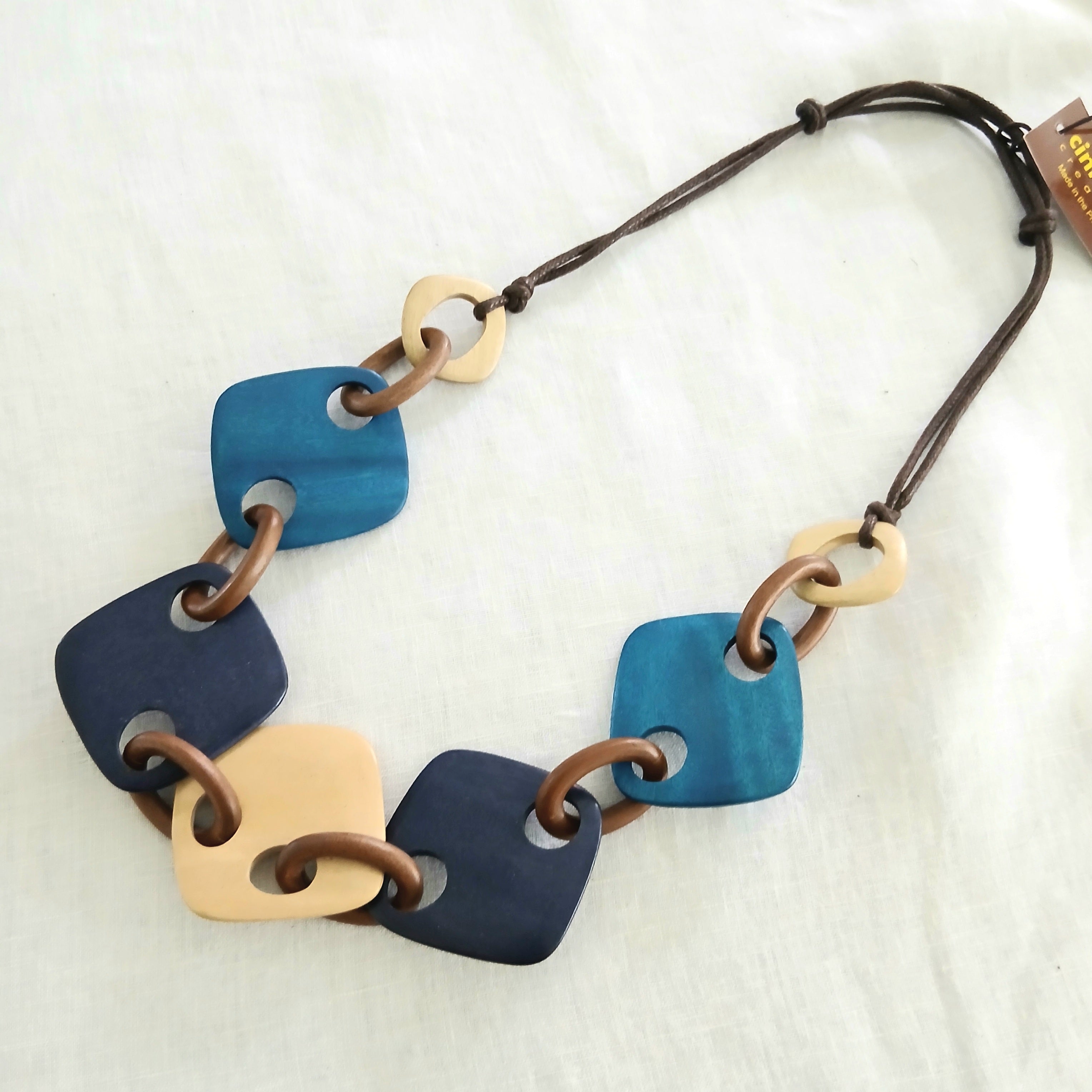 Chunky Chained Squares Wooden Necklace N7-1132