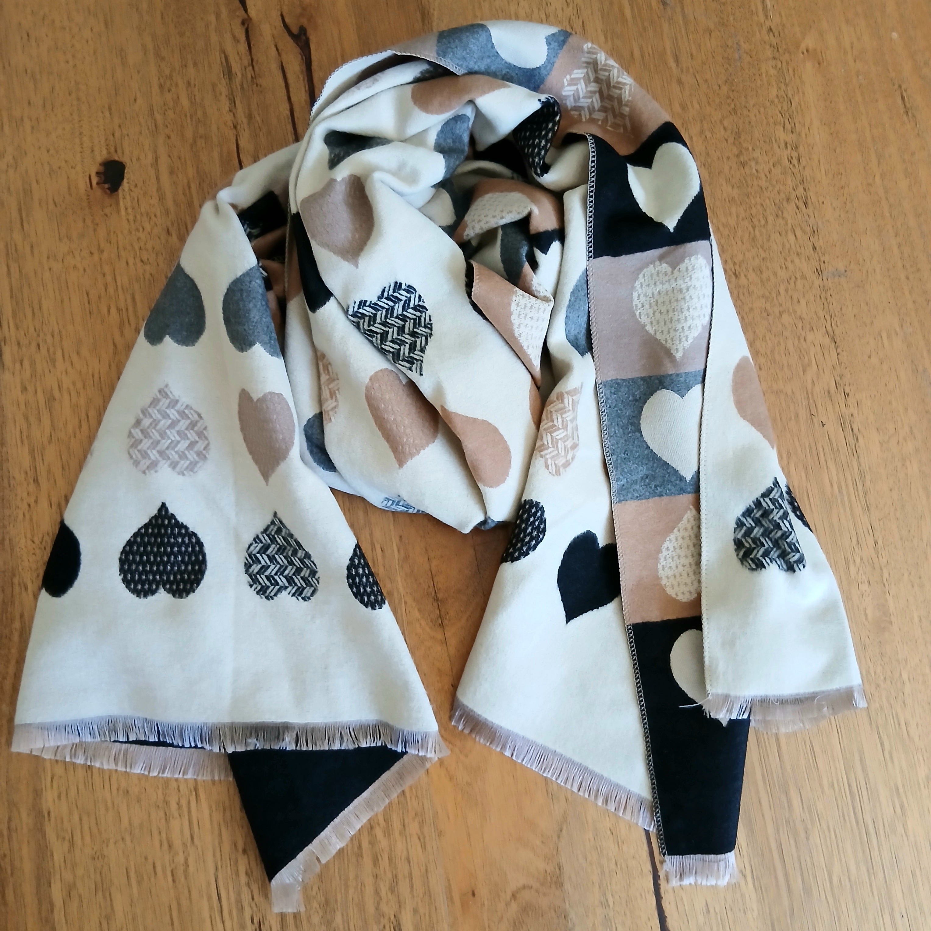 Light Winter Double Sided Scarf Hearts 332730
