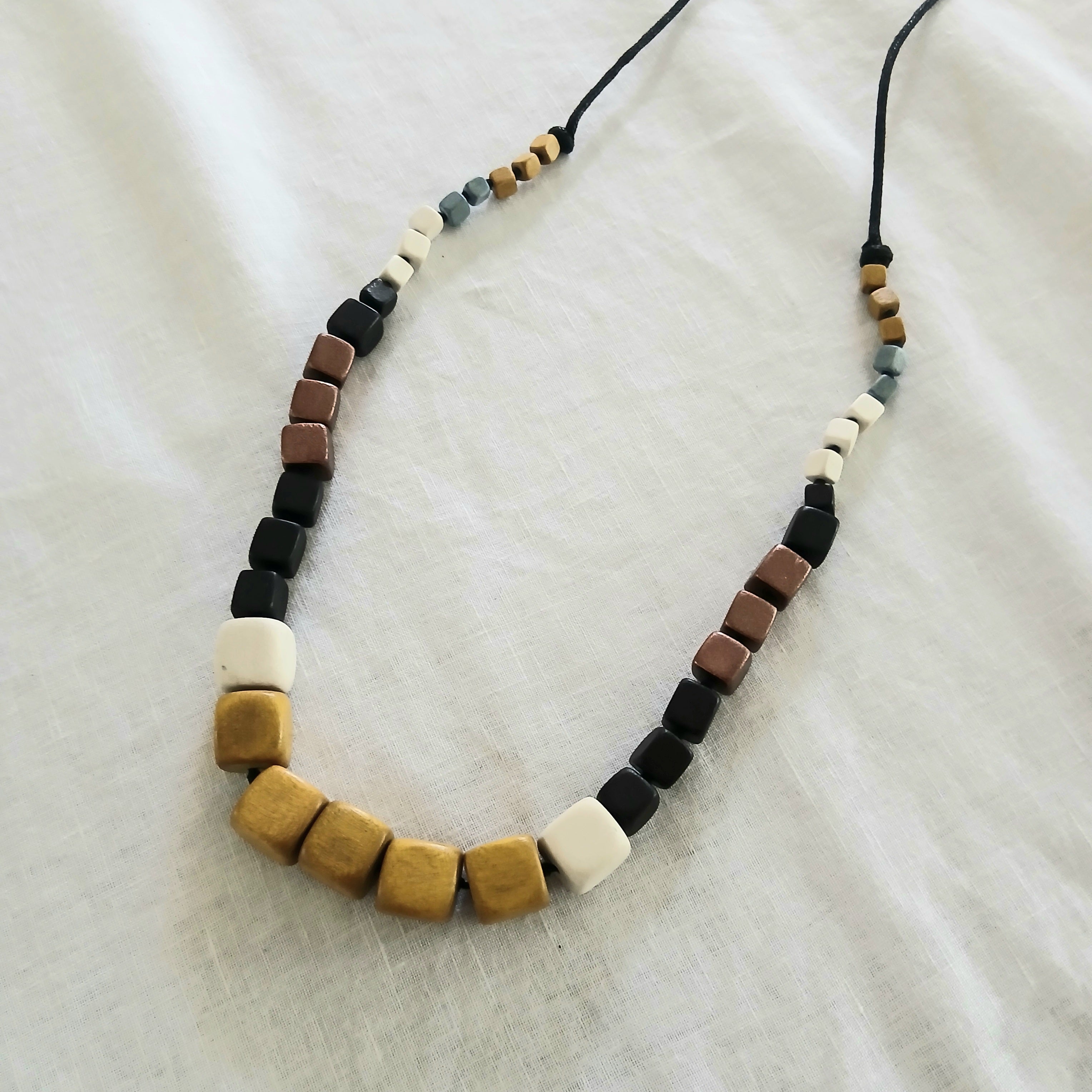 Cube Wooden Necklace N7-1344