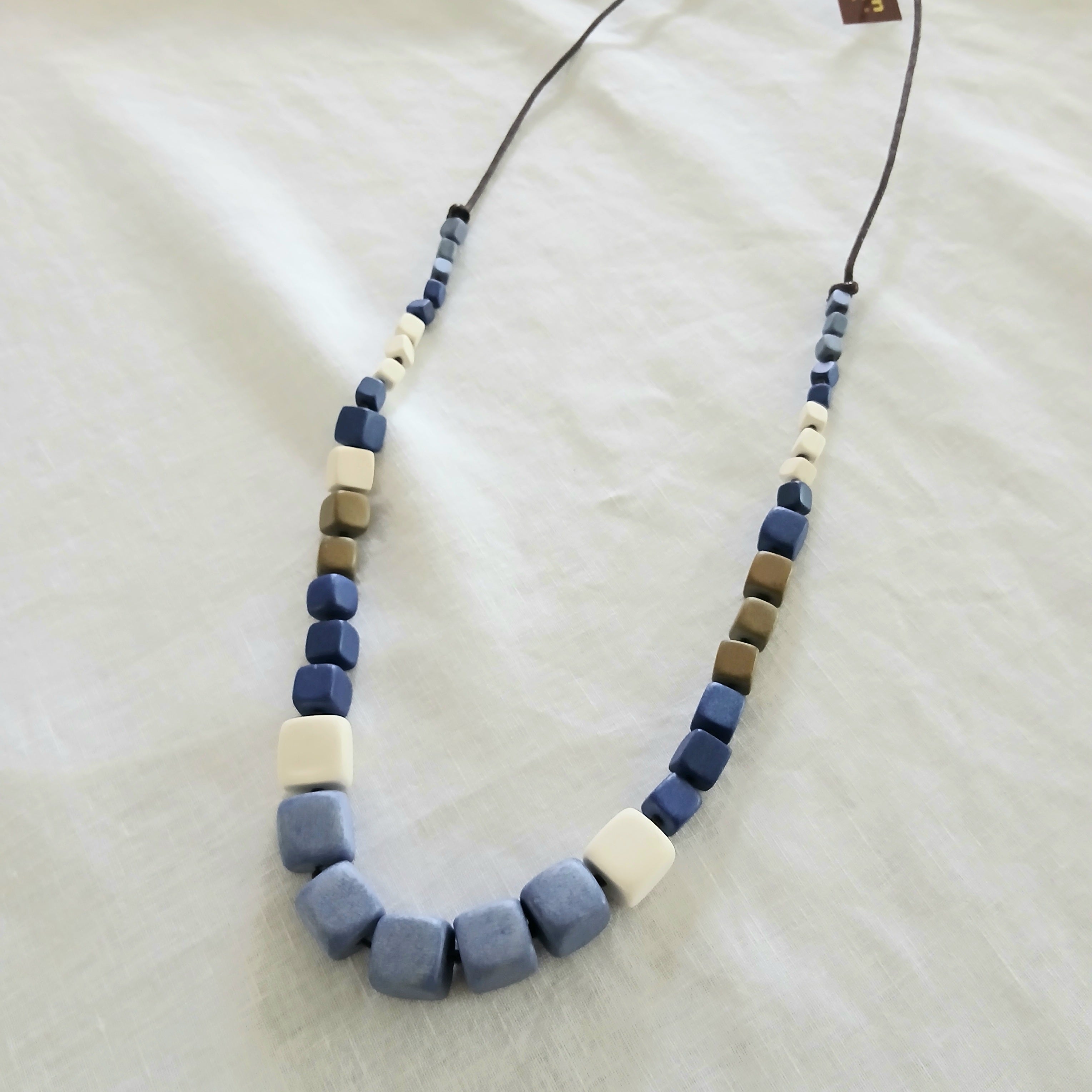 Cube Wooden Necklace N7-1344