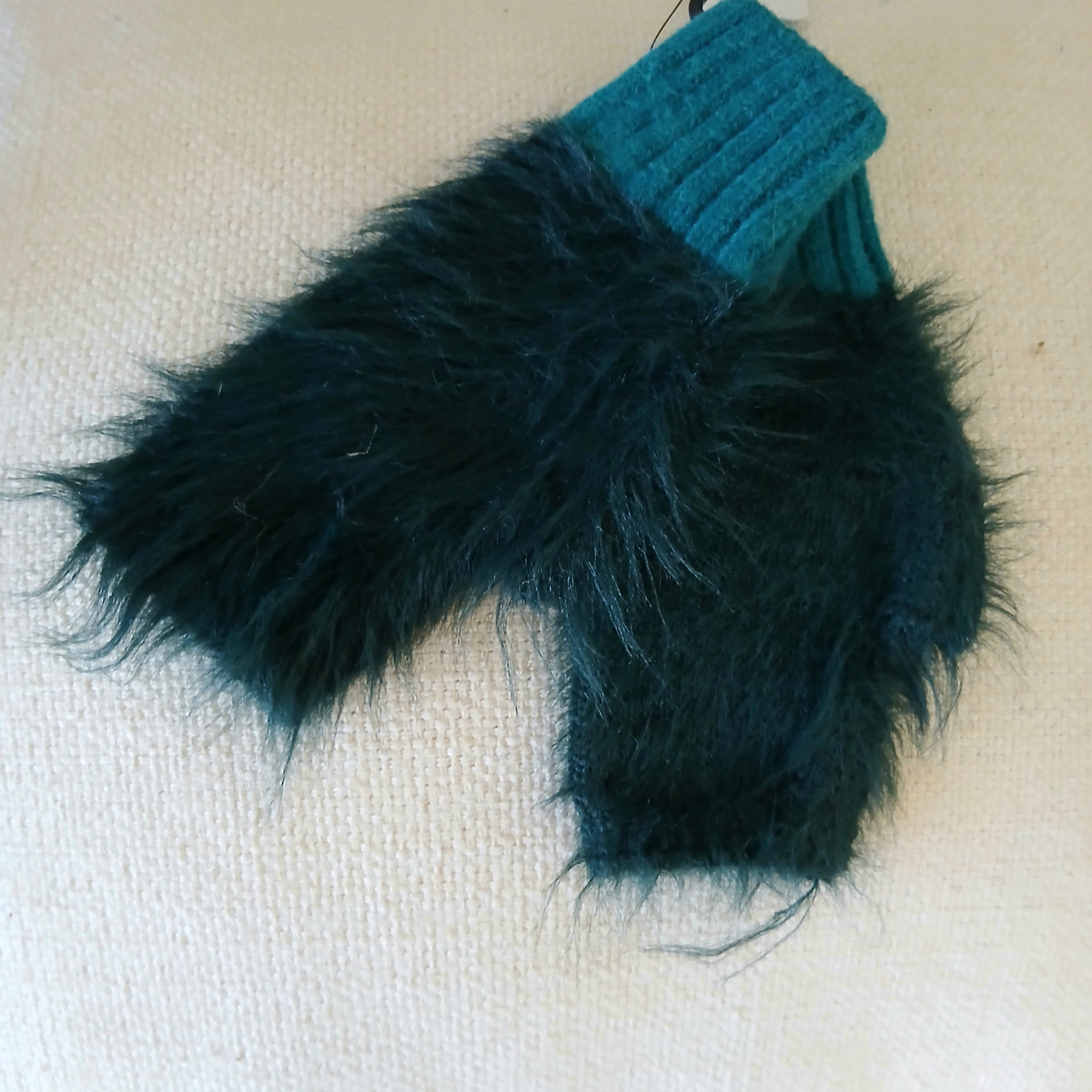 Fluffy Fingerless Handwarmer GL040