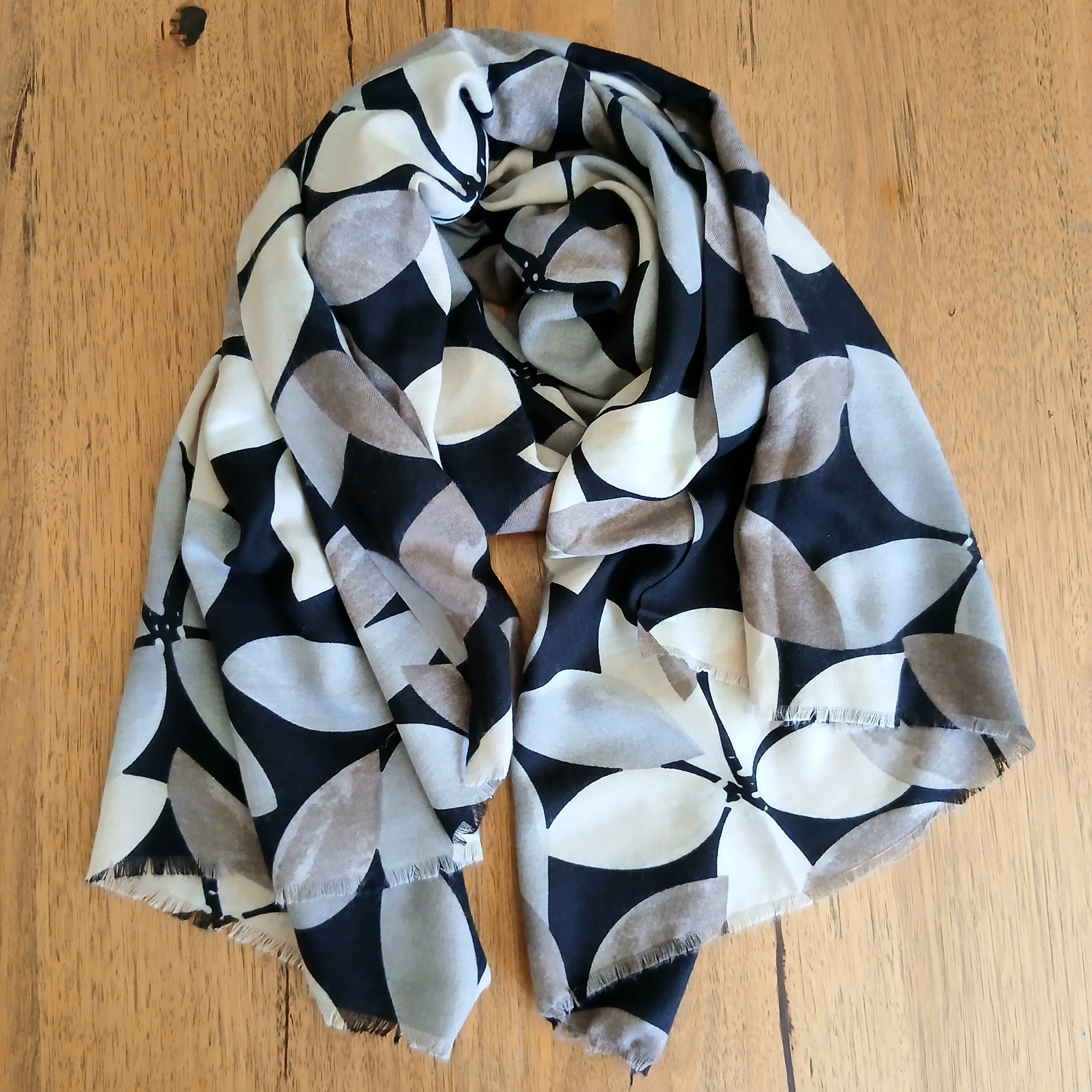 Thick Scarf Brown Grey Flower BW25563