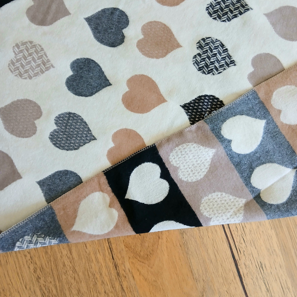 Light Winter Double Sided Scarf Hearts 332730