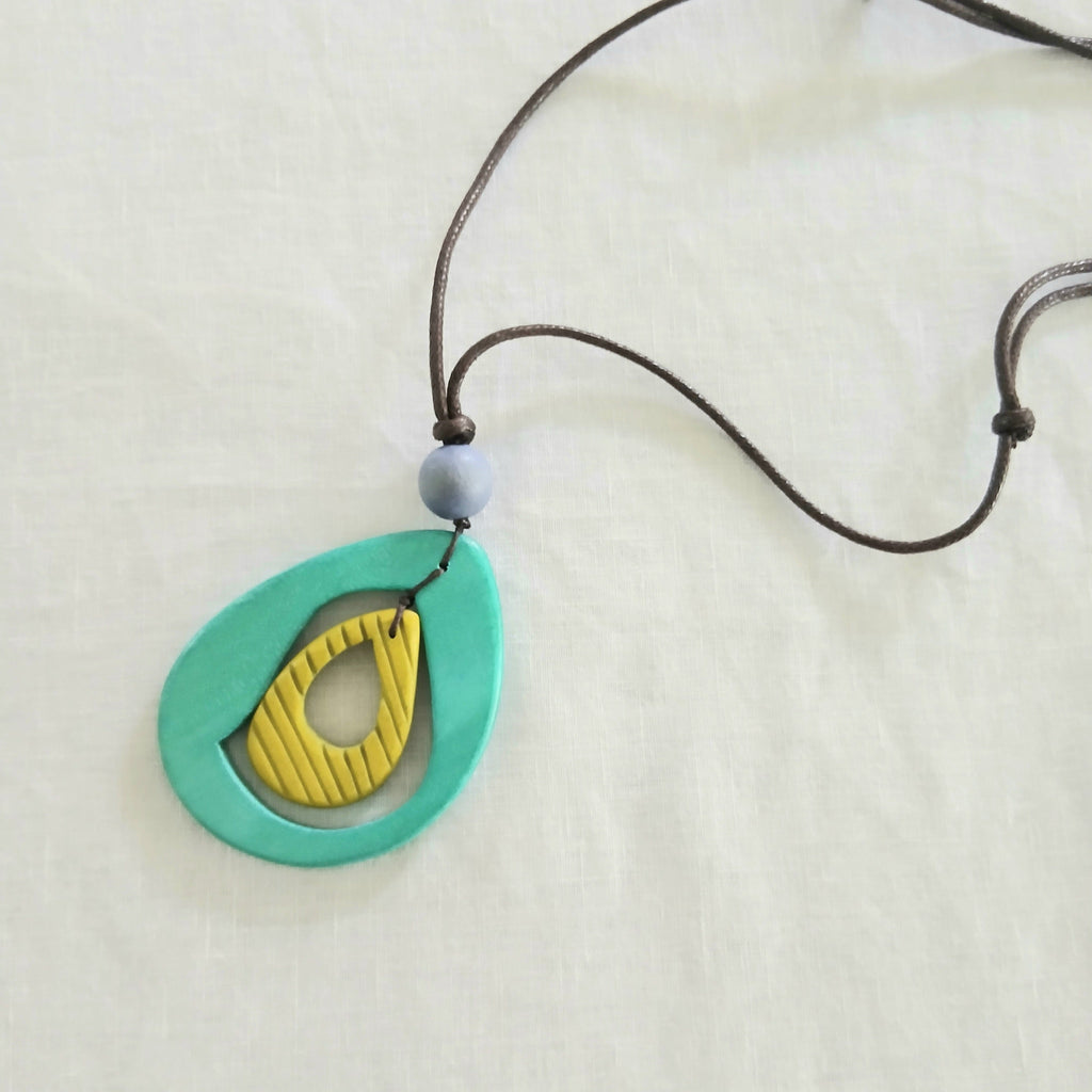 Teardrop in Teardrop Shape Wooden Beaded Necklace N7-1397