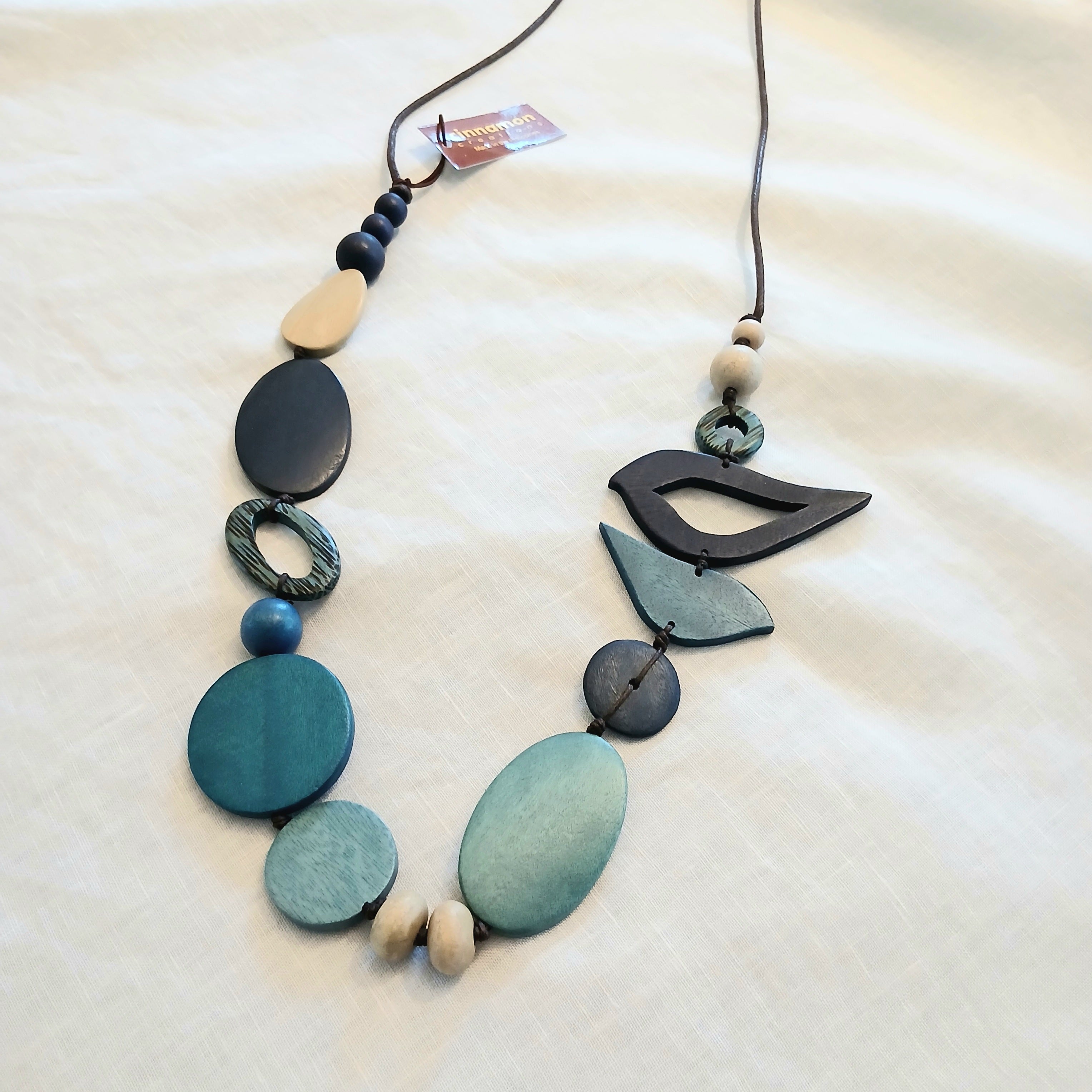 2 Birds Together on Oval Beads N6-1165