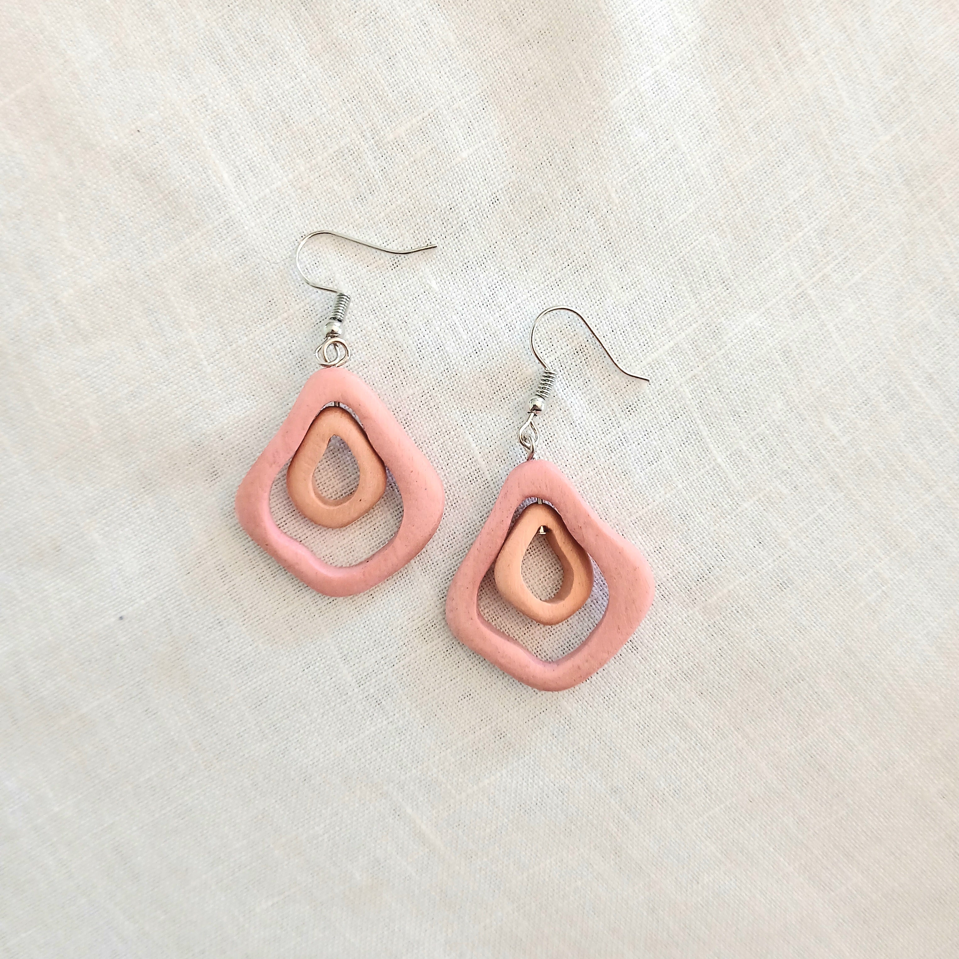 Artistic Diamond Shaped Earrings E6-5941
