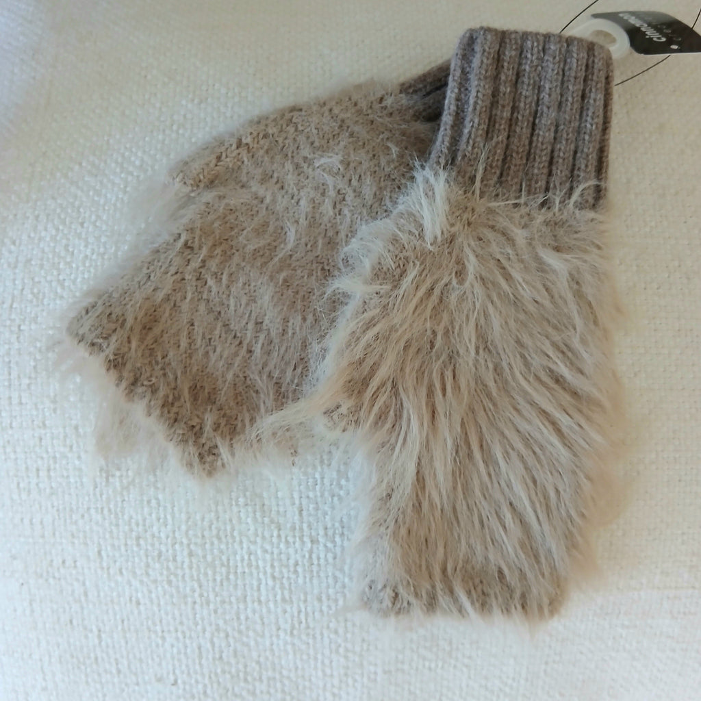 Fluffy Fingerless Handwarmer GL040