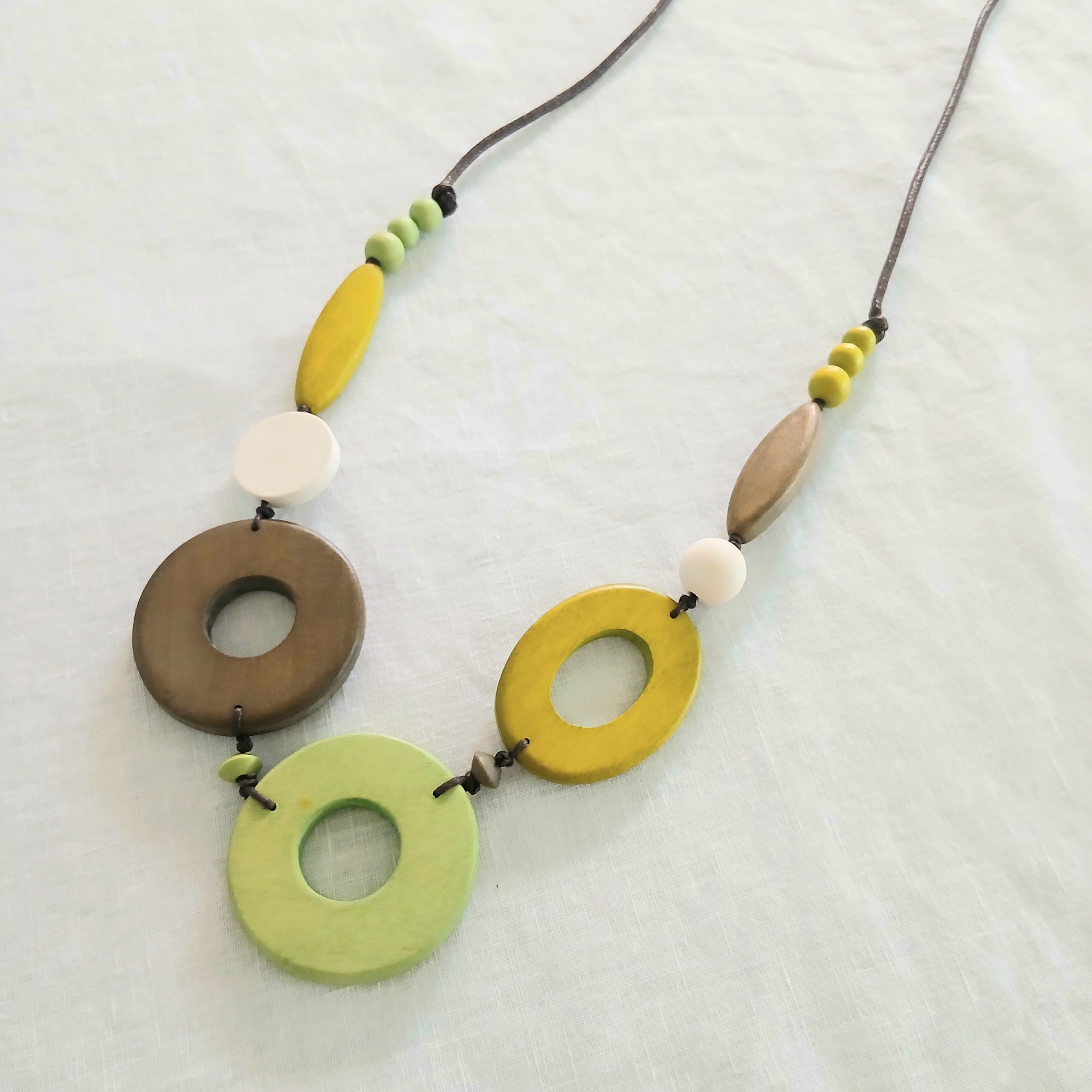 Wooden Large Circles Beads Necklace N7-1357