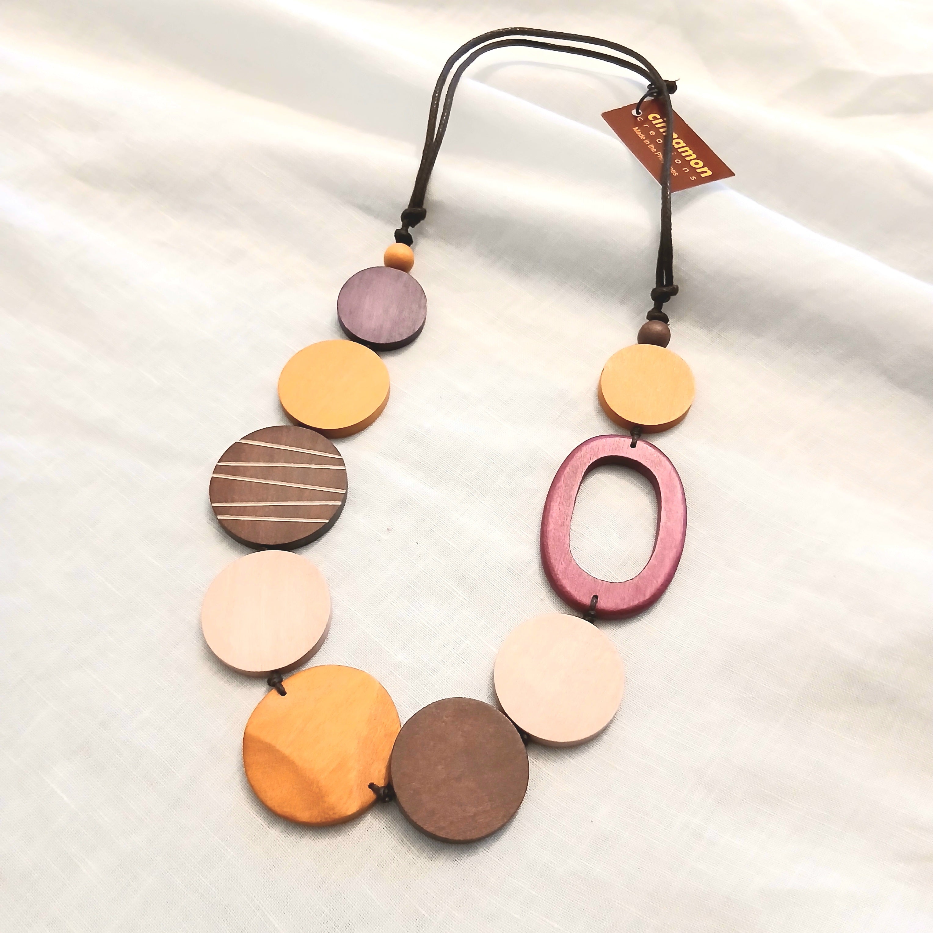 Wooden Circles with Oval Bead Necklace N7-1347