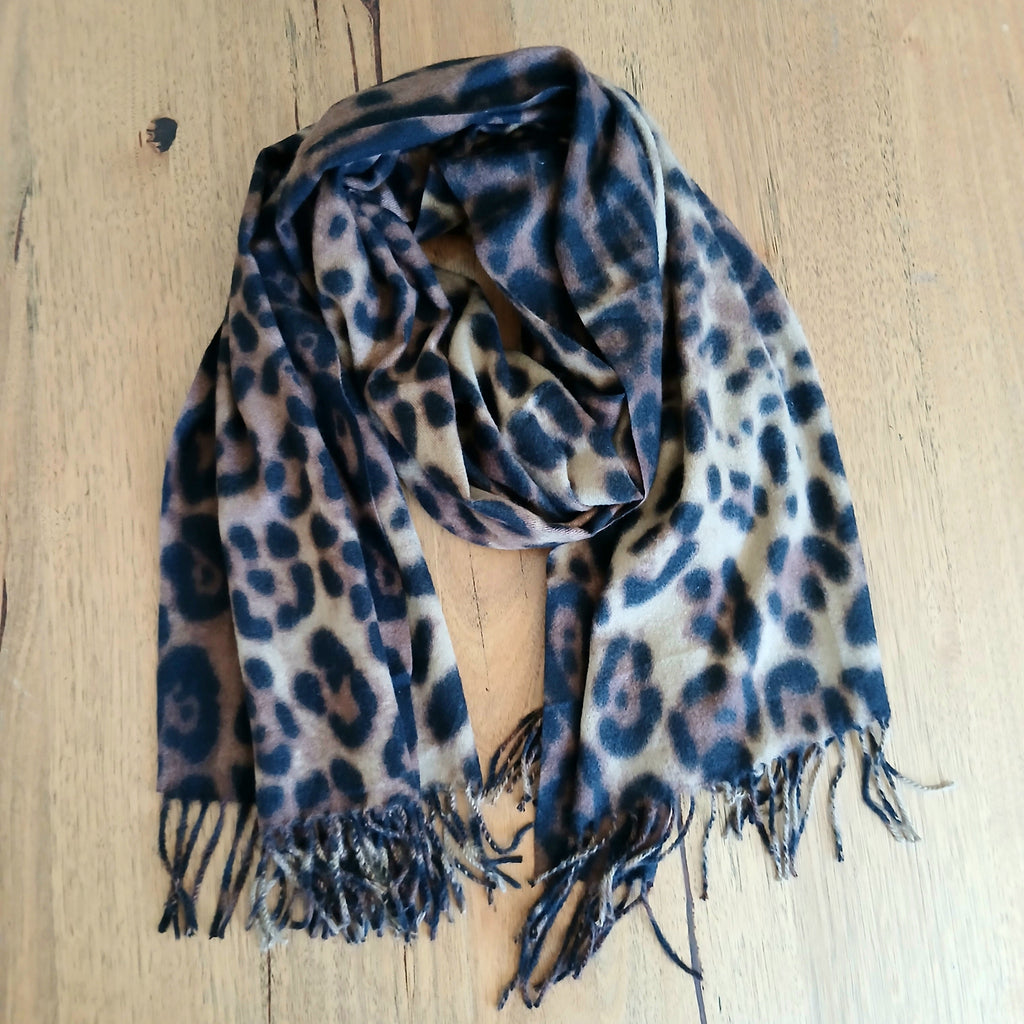 Leopard Winter Scarf 332740