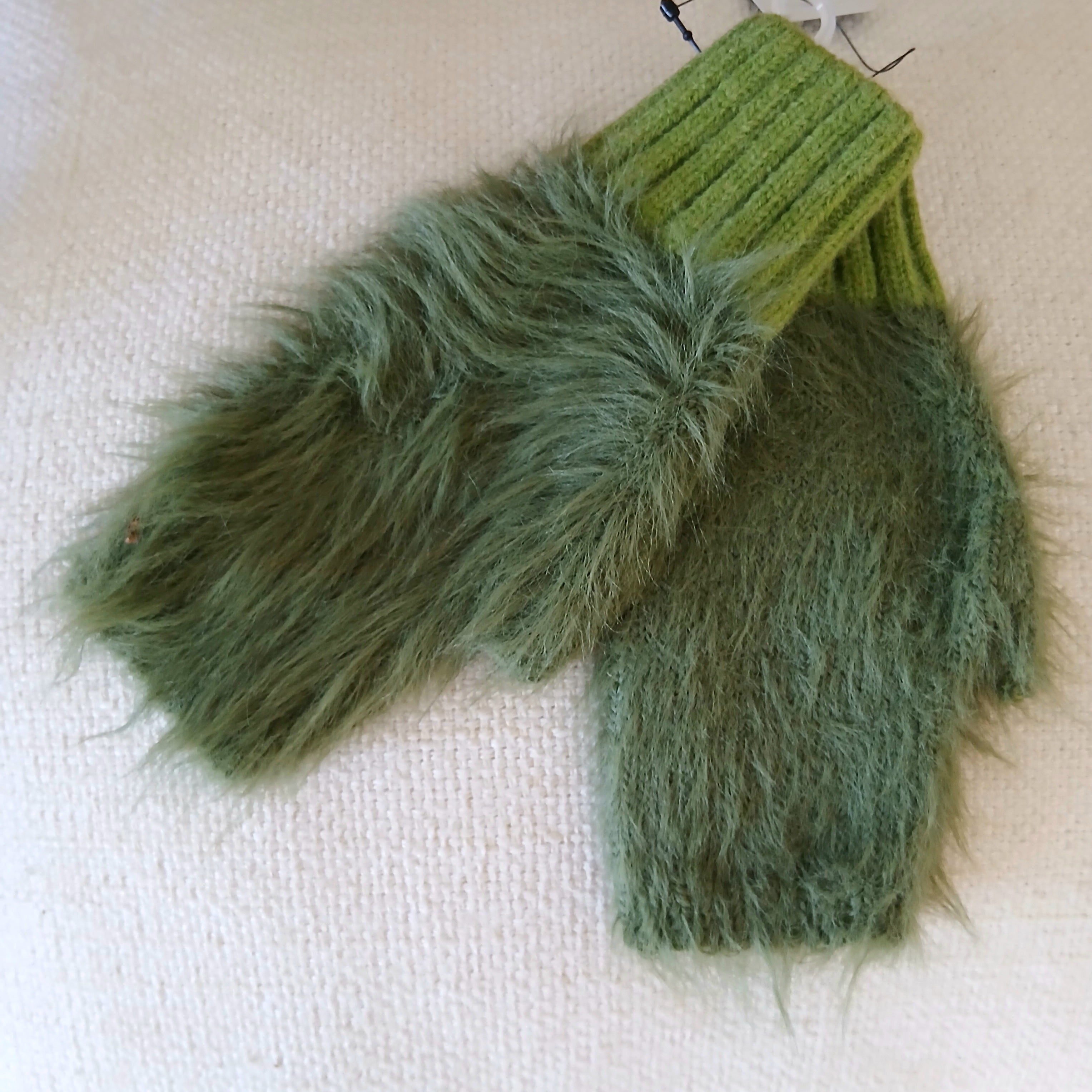 Fluffy Fingerless Handwarmer GL040