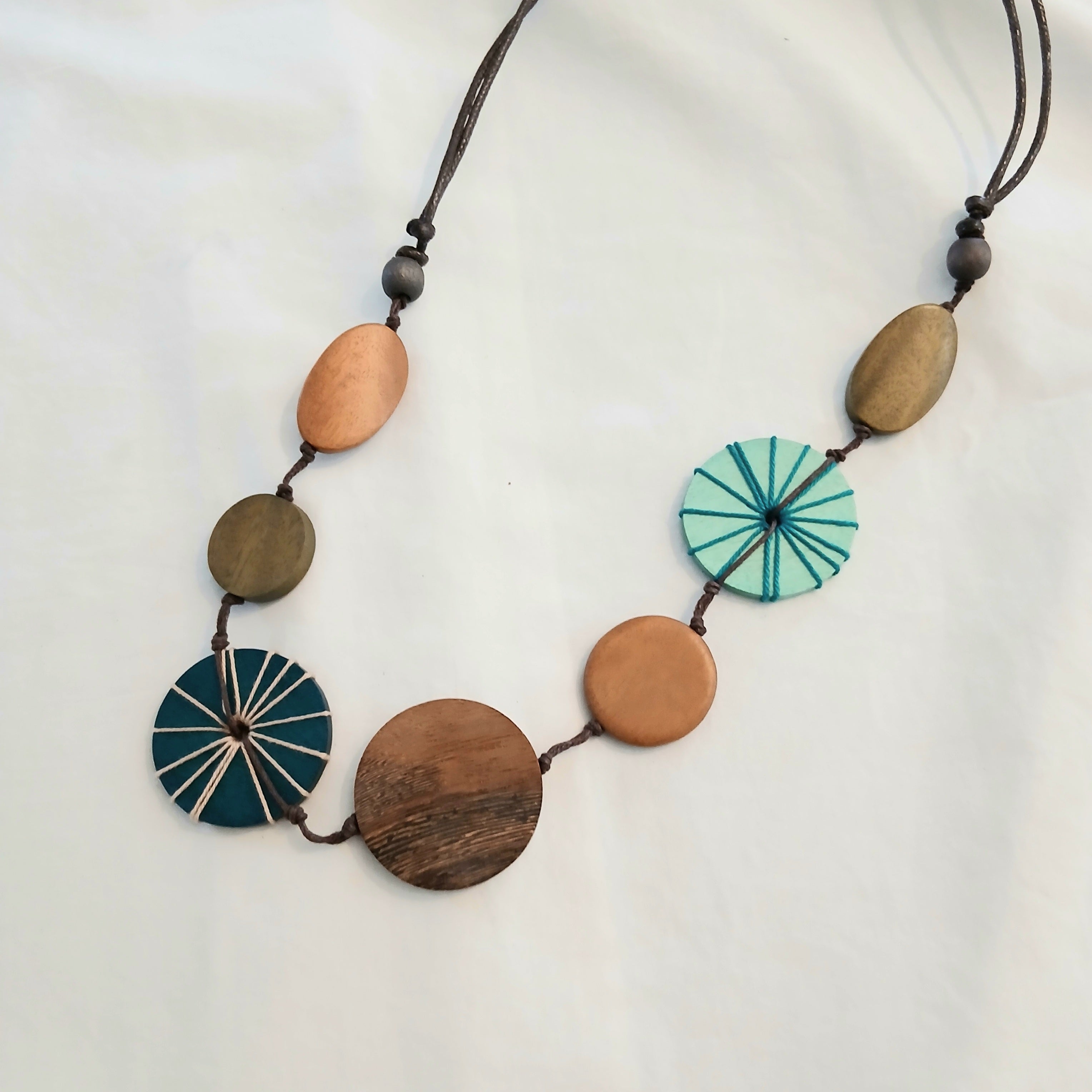 Whimsical Embroidered Wooden Necklace N7-1986CGM