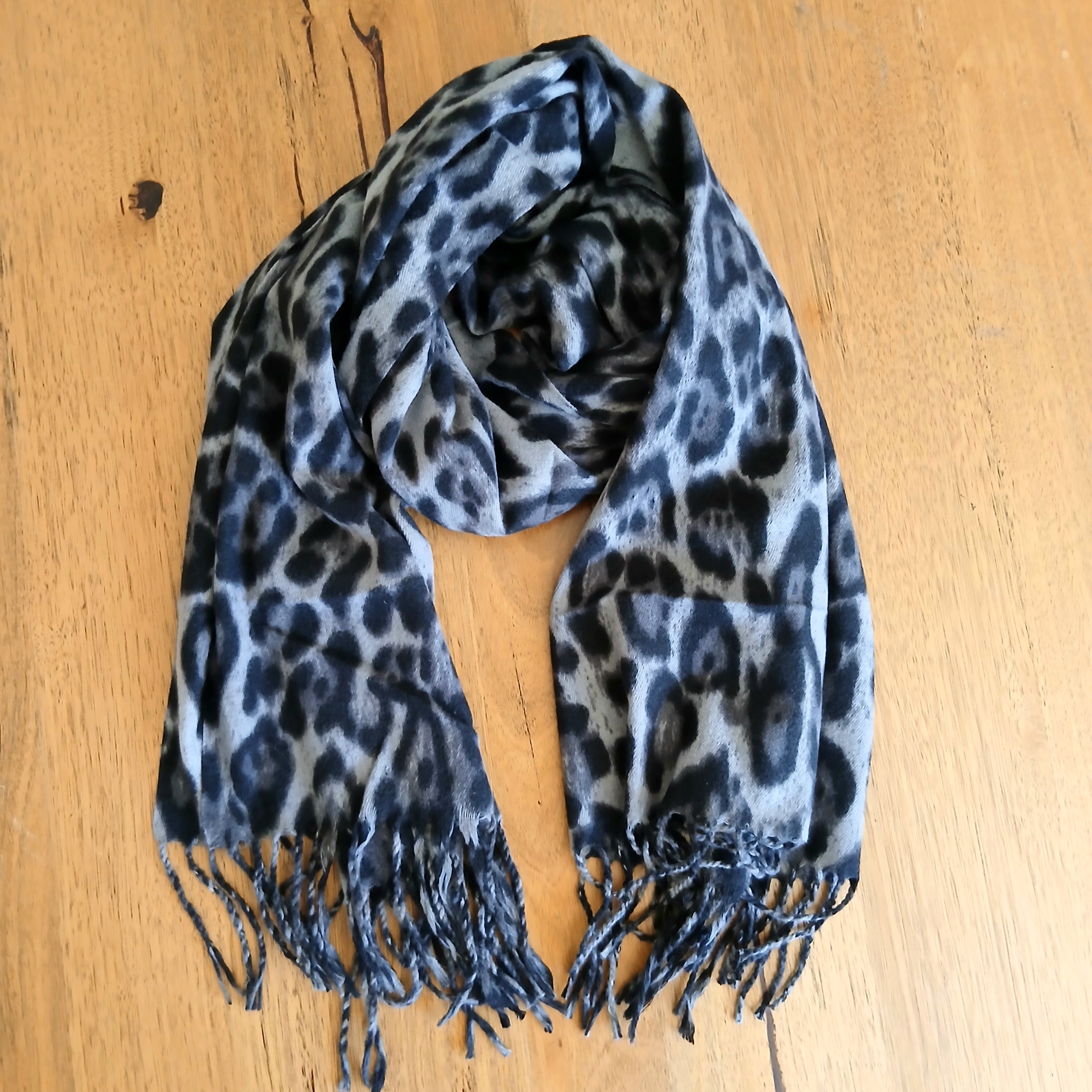 Leopard Winter Scarf 332740