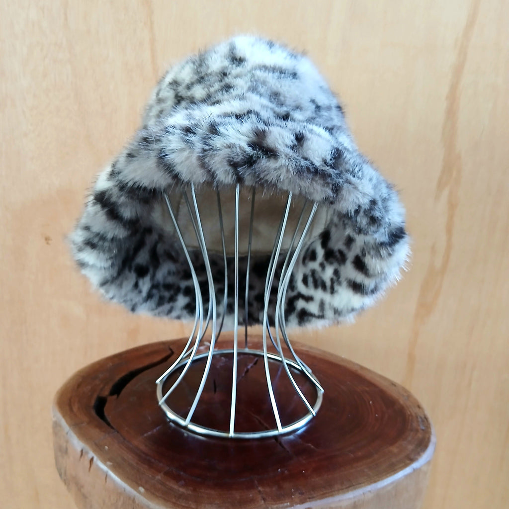 Fluffy Faux Fur Bucket Hat Leopard 7532