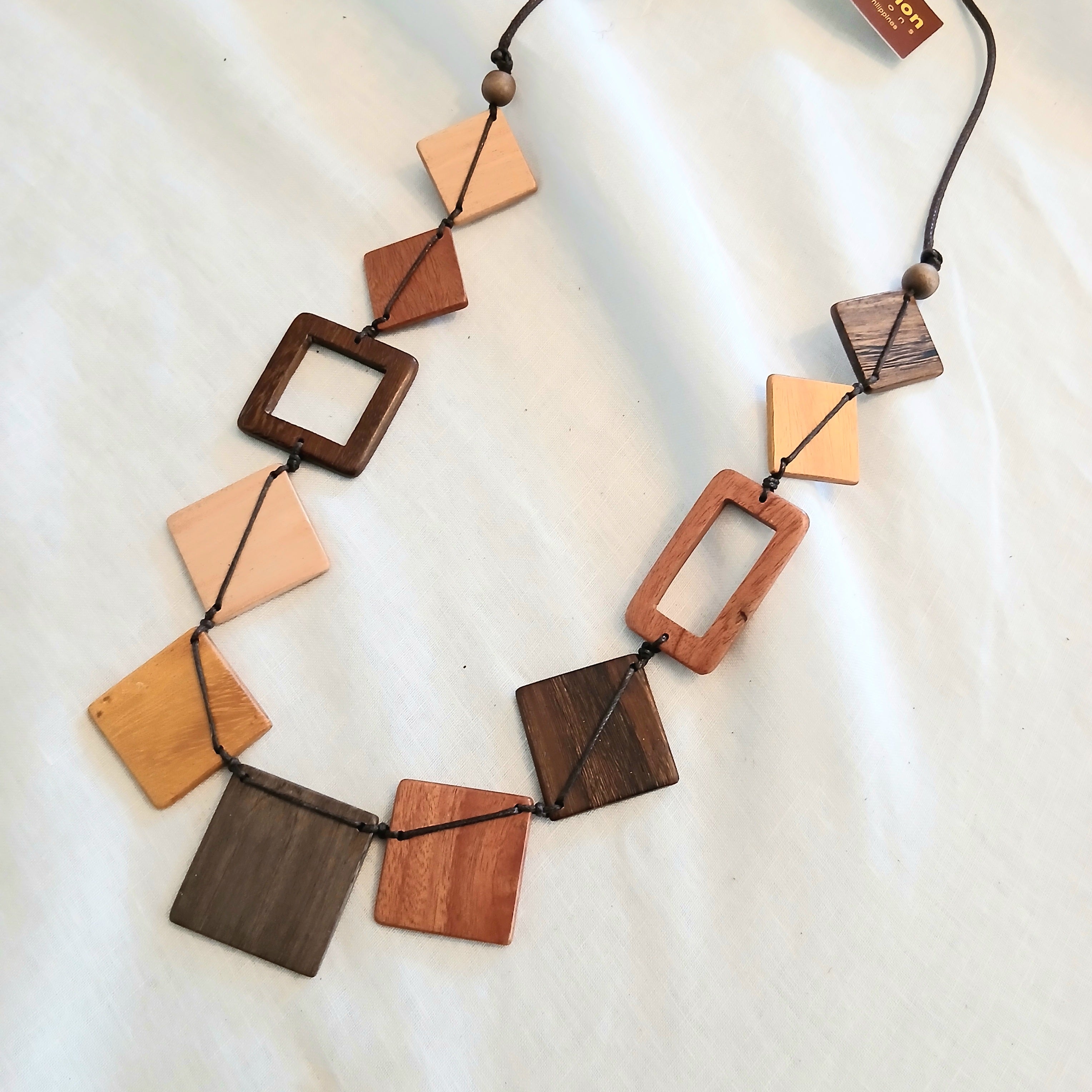 Geometrical Wooden Beads Necklace N7-1185