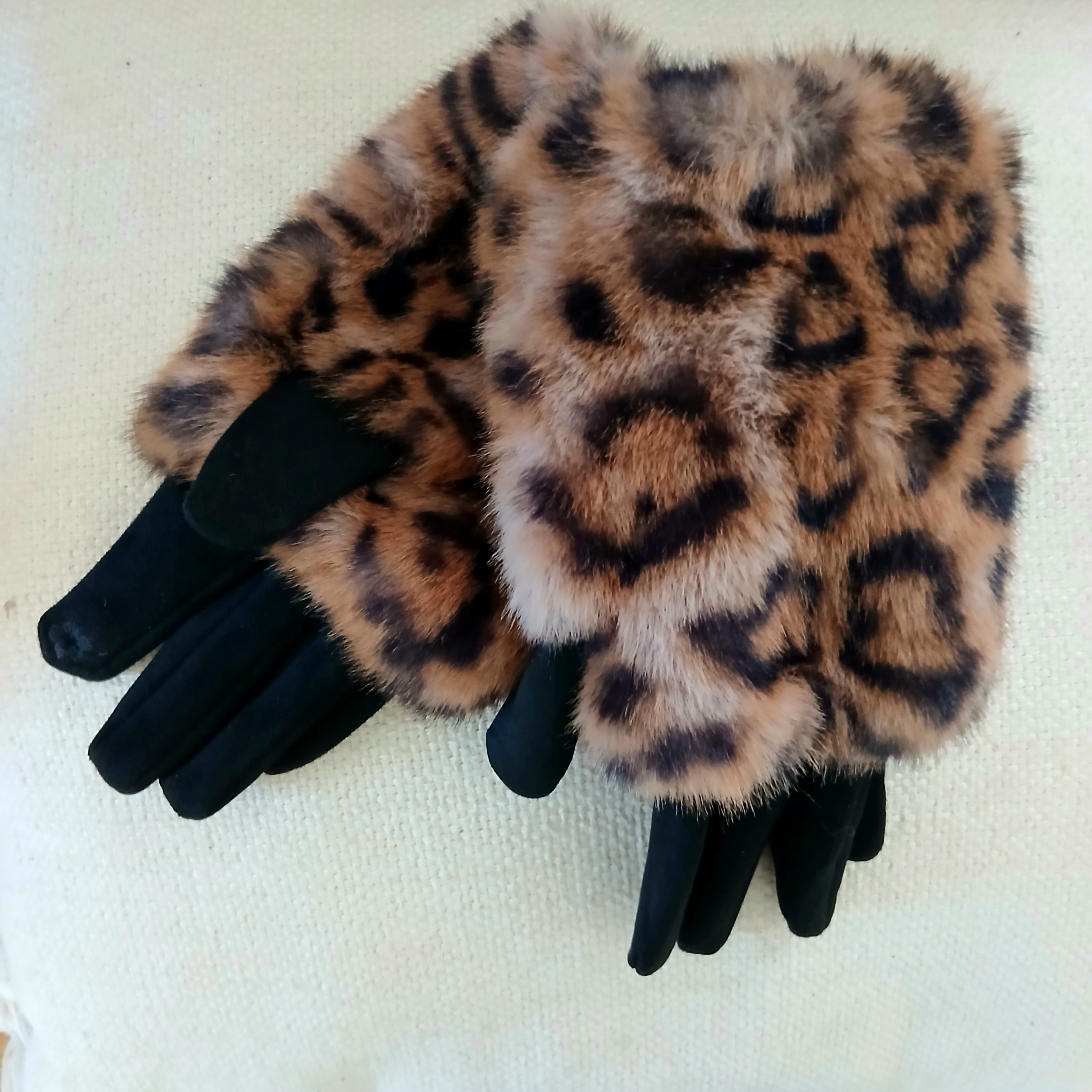 Faux 2 in One Glove Leopard GV1433
