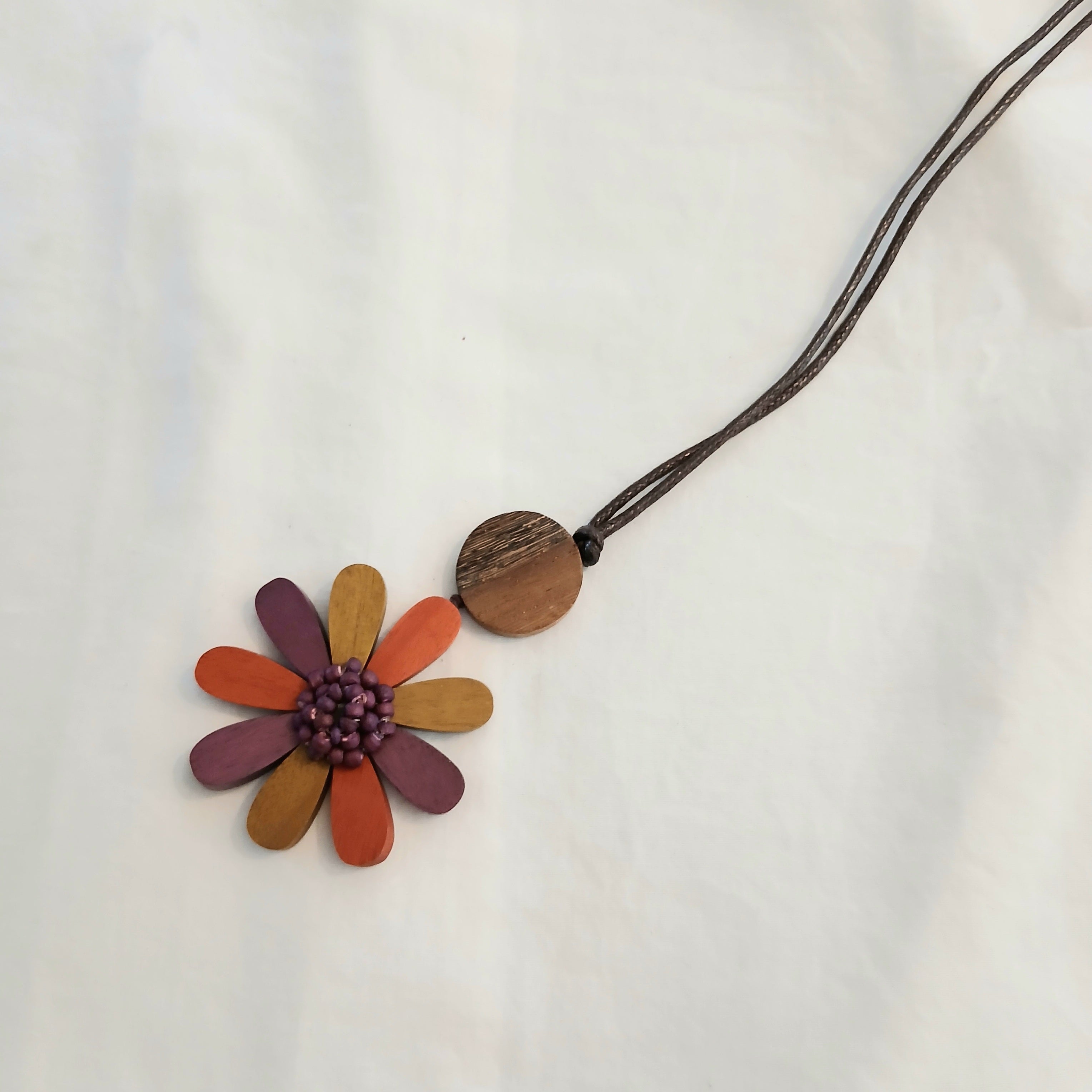 Wooden Flower Pendant Necklace N7-1665