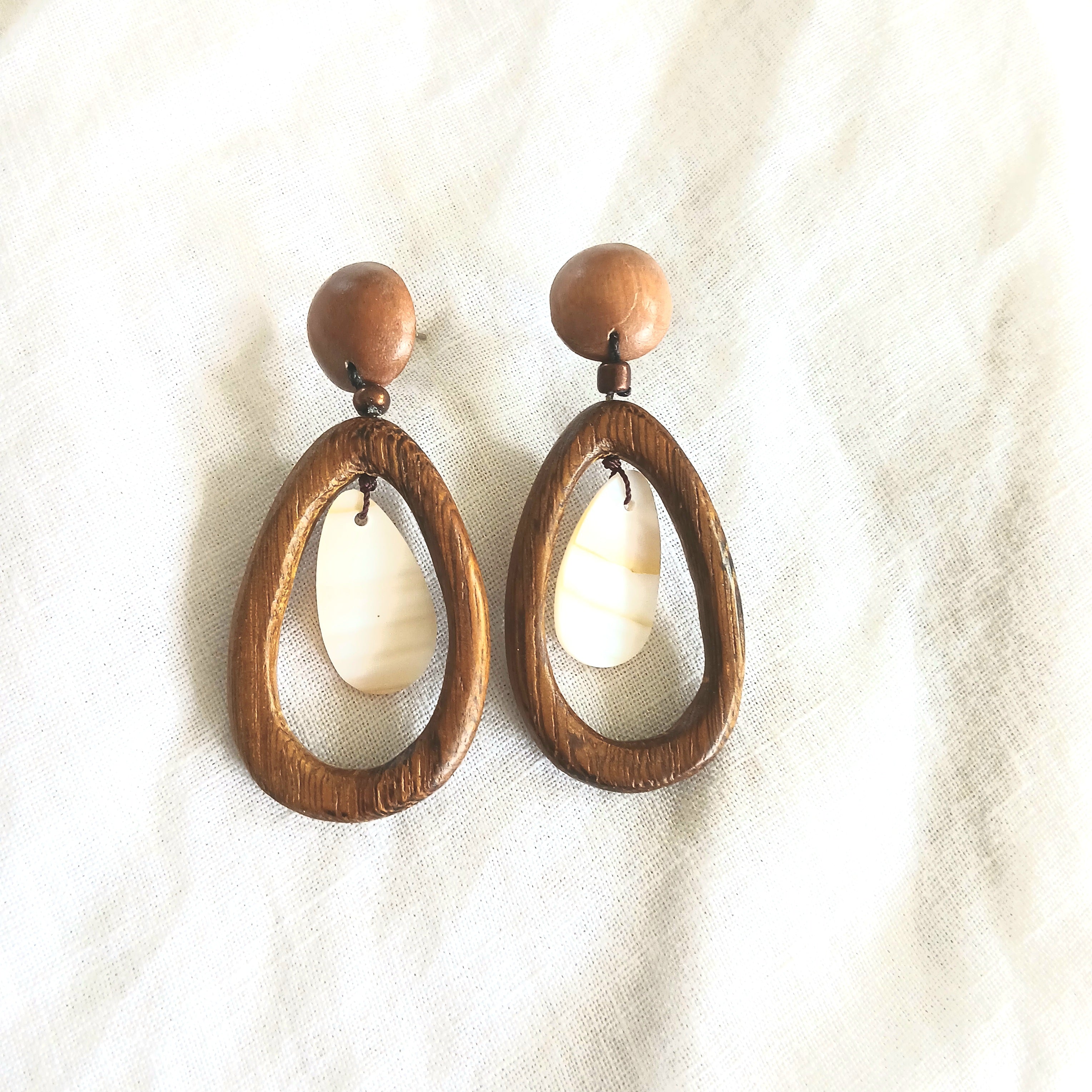 Oval Dangling Wooden Earrings - E7-1390